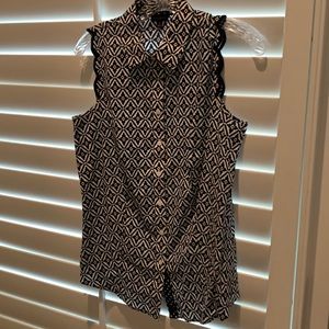 Sleeveless blouse
